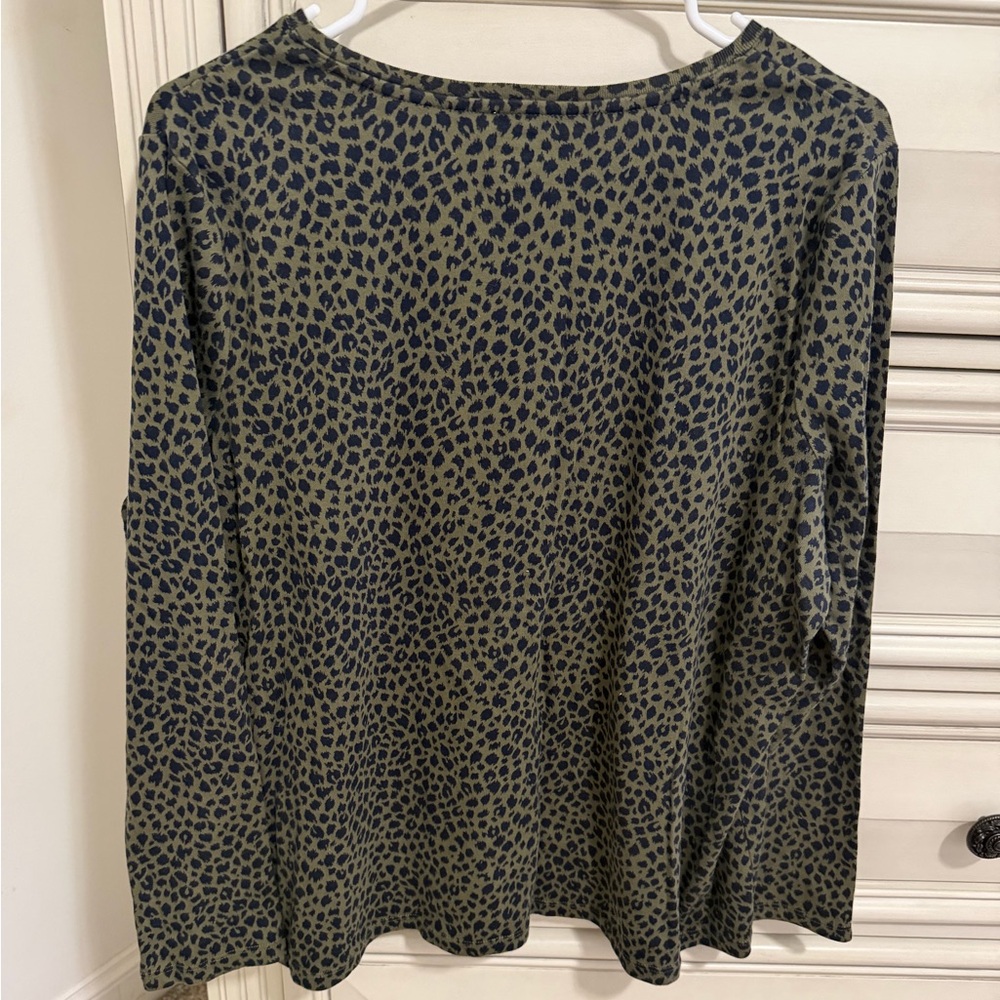 Talbots Green Leopard Tee - Picture 3 of 3